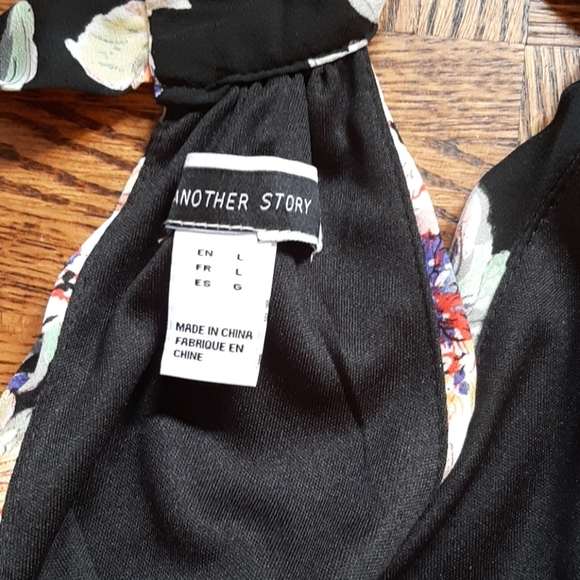 Dress - Picture 4 of 4